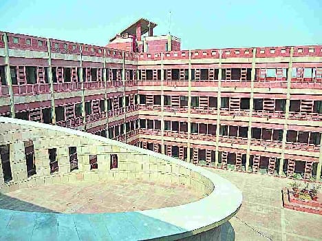 state university students will not submitted fees before found mark sheet